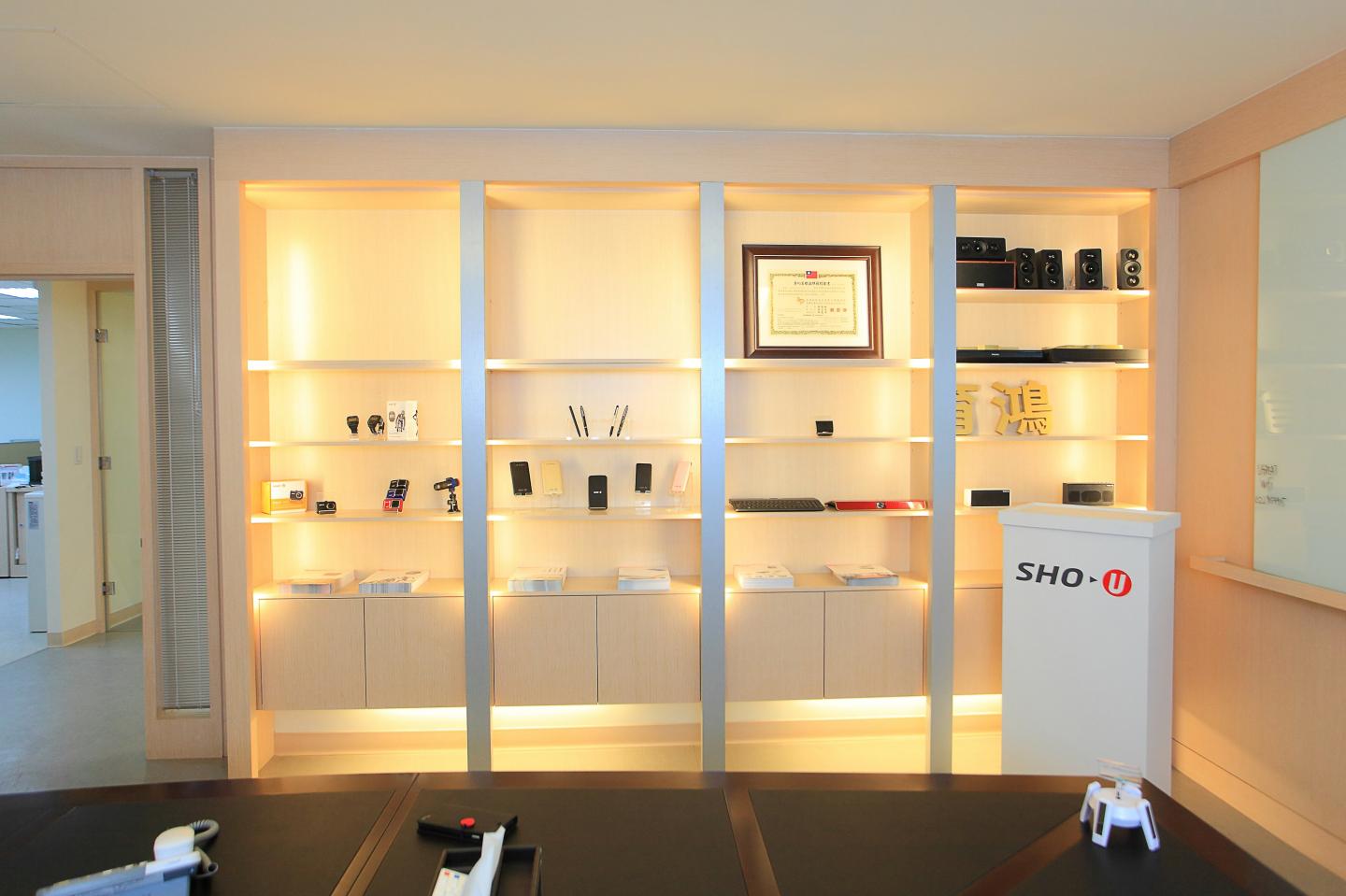 SHOU 整合最新科技技術|電競智能投影一體機-育鴻電子有限公司 SHOU 整合最新科技技術|電競智能投影一體機-育鴻電子有限公司